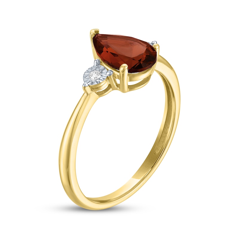 Pear-Shaped Garnet & Diamond Accent Ring 10K Yellow Gold