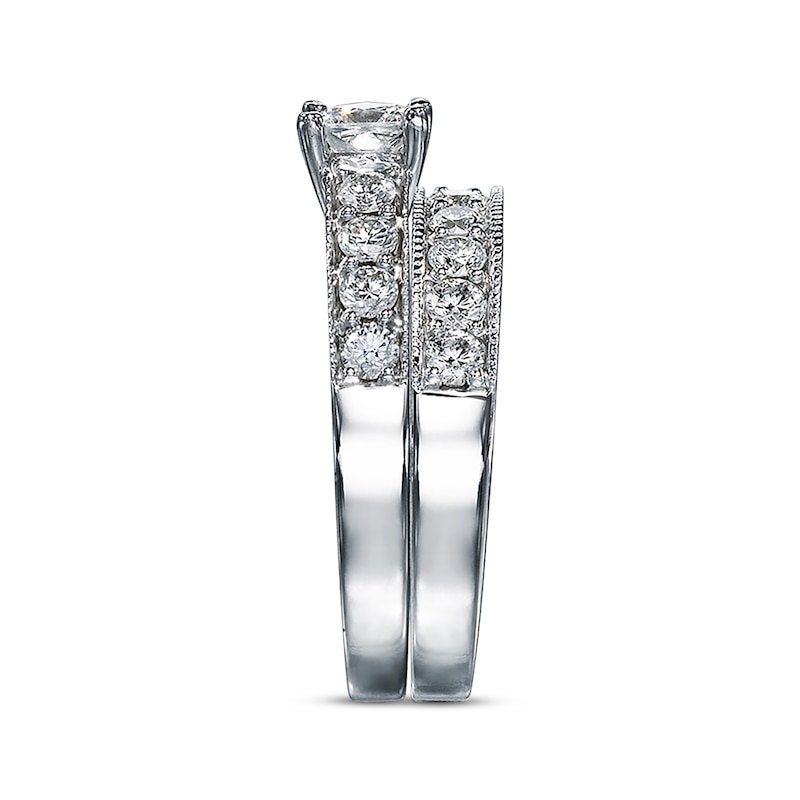 Main Image 3 of Previously Owned THE LEO Diamond Bridal Set 1-1/4 ct tw Princess & Round-Cut 14K White Gold/Platinum