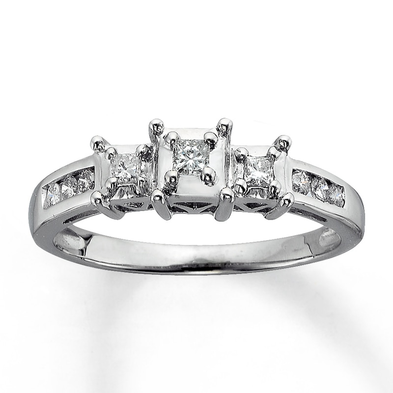 Main Image 1 of Previously Owned Diamond Ring 1/4 ct tw Princess & Round-cut 14K White Gold - Size 3.75