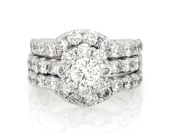 Previously Owned THE LEO Diamond Flower Halo Bridal Set 2-5/8 ct tw 14K White Gold Size 5.5