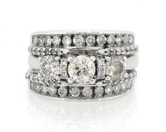 Previously Owned Round-Cut Diamond Three-Stone Bridal Set 2-3/8 ct tw 14K White Gold Size 5.5