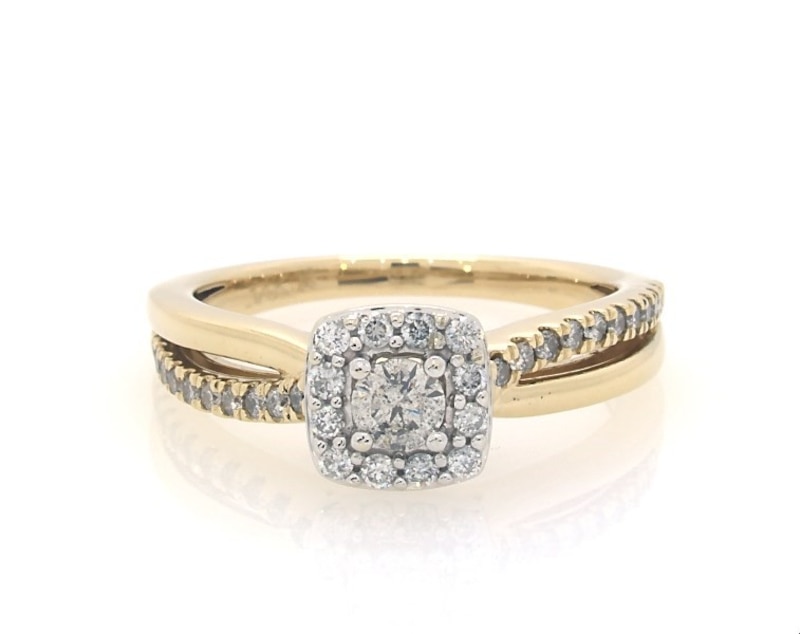 Main Image 1 of Previously Owned Diamond Engagement Ring 1/2 ct tw Round-cut 14K Two-Tone Gold