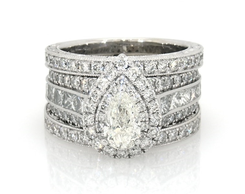 Previously Owned Neil Lane Pear Shaped Diamond Halo Bridal Set 3 Ct Tw 14k White Gold Size 475 5911