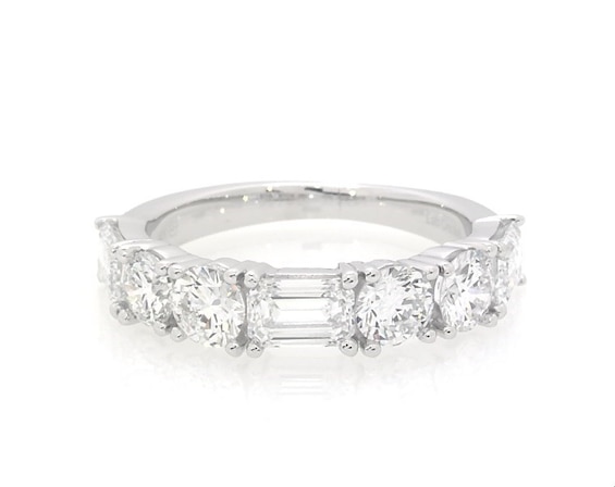 Previously Owned Lab-Created Diamonds by KAY Emerald & Round-Cut Anniversary Band 2 ct tw 14K White Gold