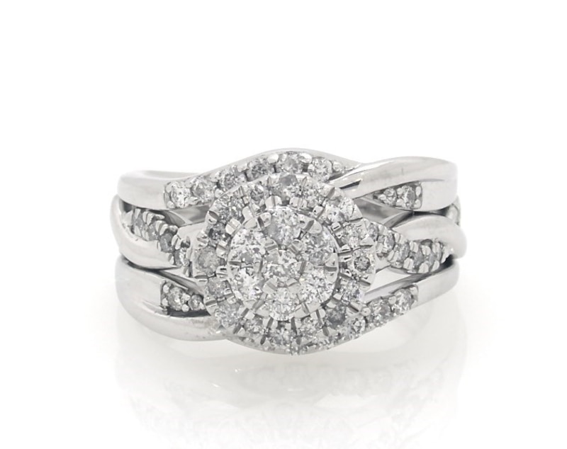 Main Image 1 of Previously Owned Multi-Diamond Bridal Set 3/4 ct tw 14K White Gold Size 5.5