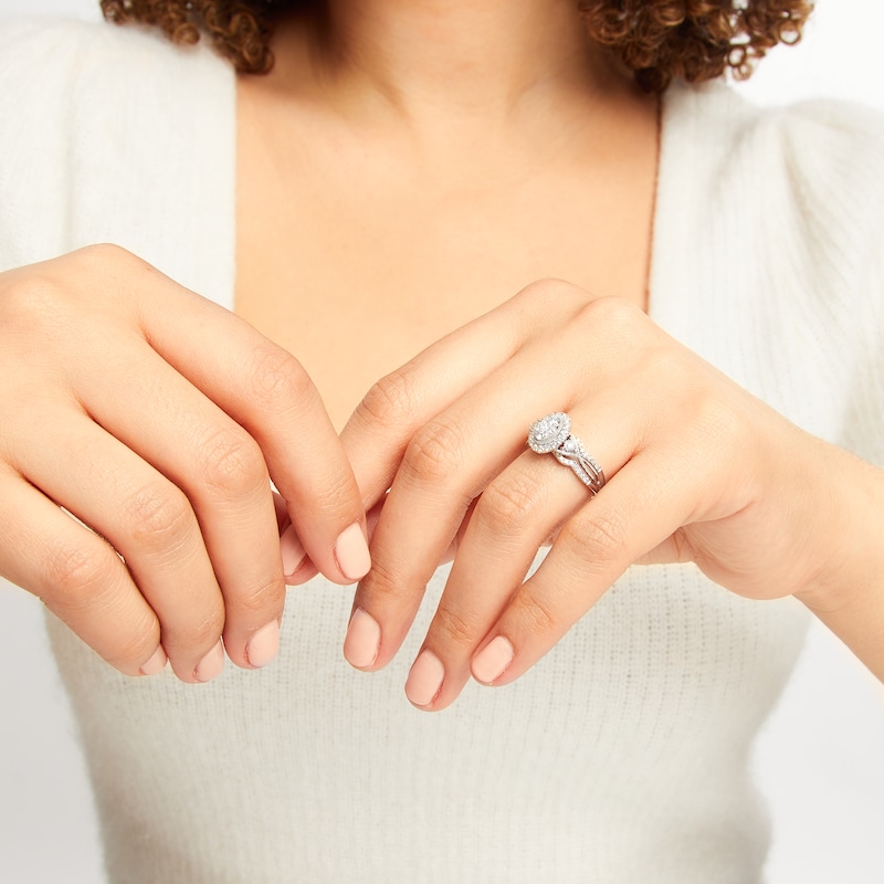 Main Image 4 of Previously Owned Multi-Diamond Center Oval-Shape Engagement Ring 5/8 ct tw 14K White Gold