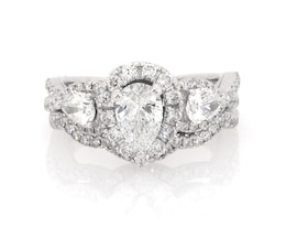 Previously Owned Neil Lane Pear-Shaped Diamond Halo Bridal Set 1-1/2 ct tw 14K White Gold Size 4